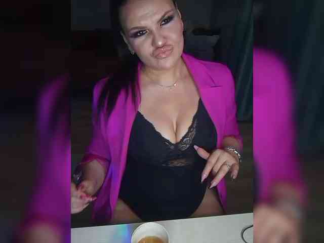 Brunetochkaaa webcam