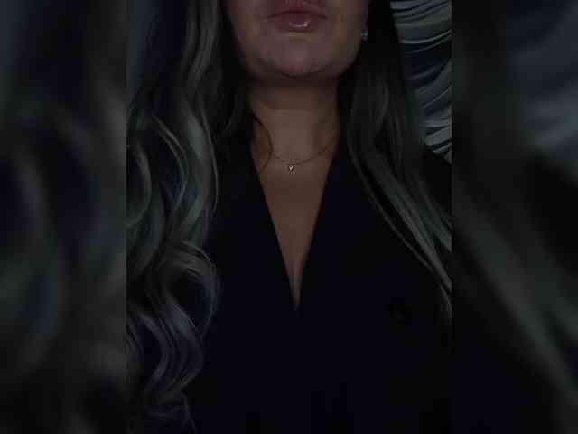 Brunetochkaaa webcam