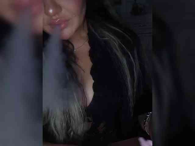 Brunetochkaaa webcam