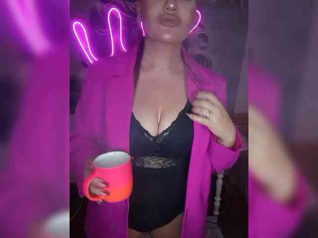 Brunetochkaaa webcam