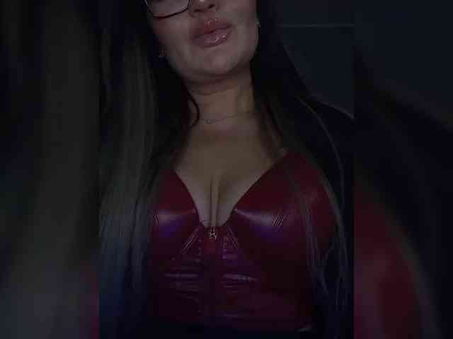 Brunetochkaaa webcam