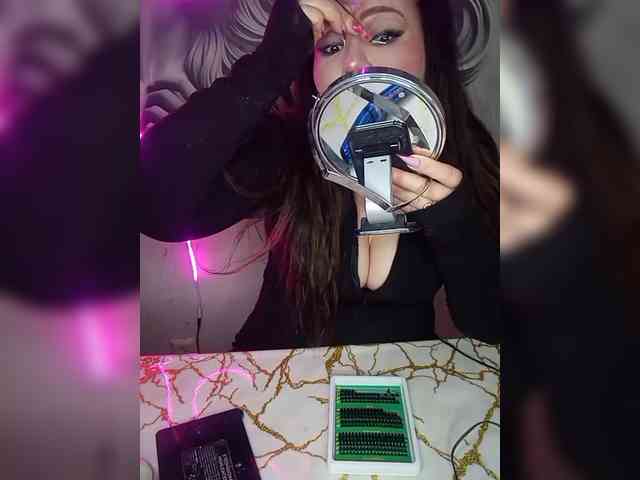 Brunetochkaaa webcam