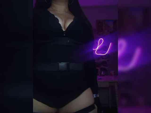 Brunetochkaaa webcam