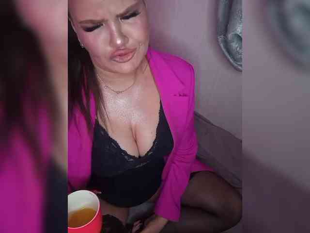 Brunetochkaaa webcam