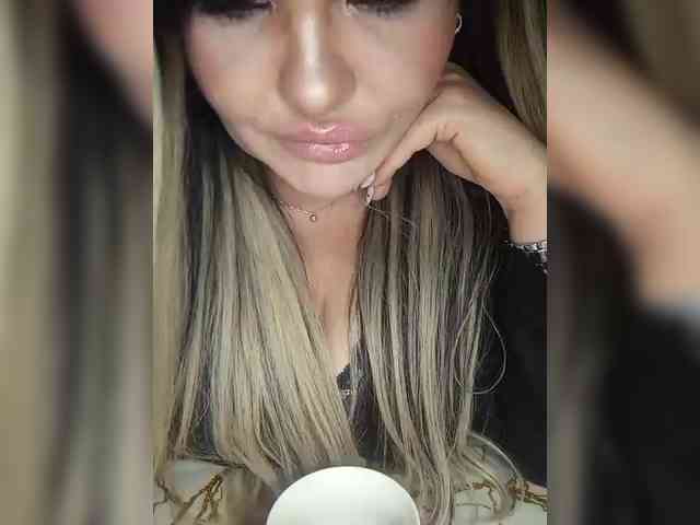Brunetochkaaa webcam