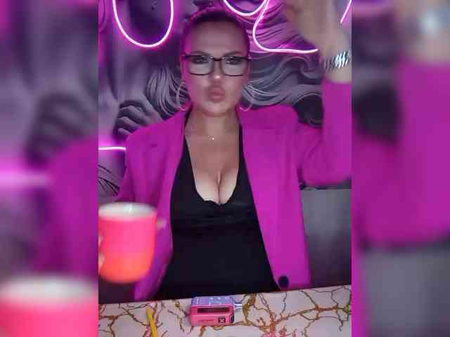 Brunetochkaaa webcam