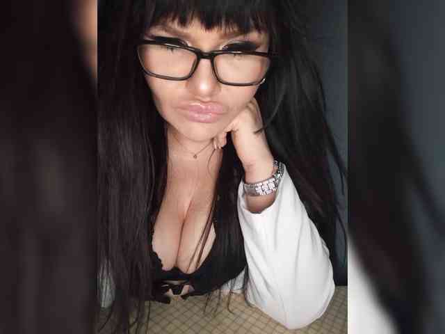 Brunetochkaaa webcam