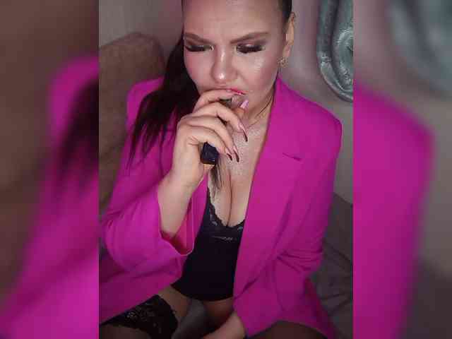 Brunetochkaaa webcam