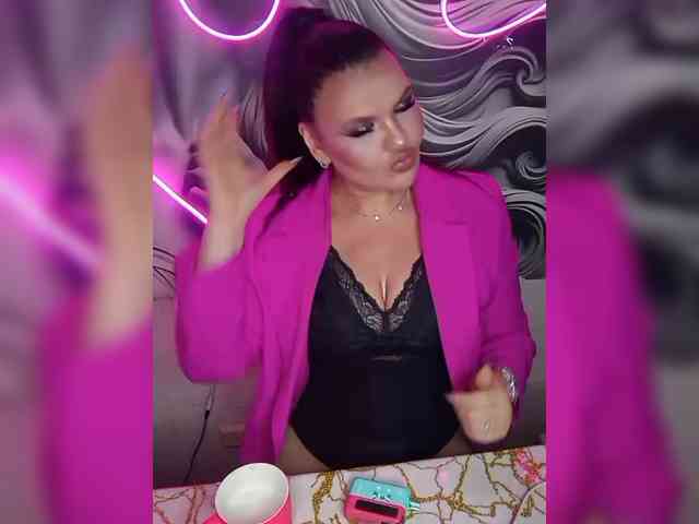 Brunetochkaaa webcam