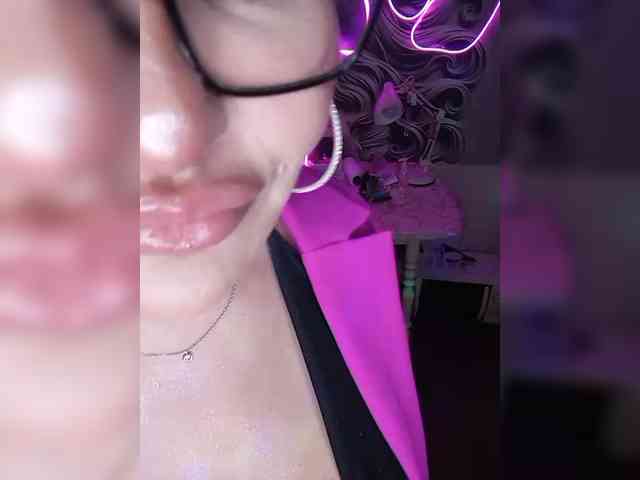 Brunetochkaaa webcam