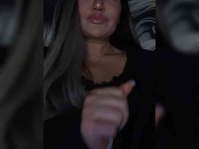 Brunetochkaaa webcam