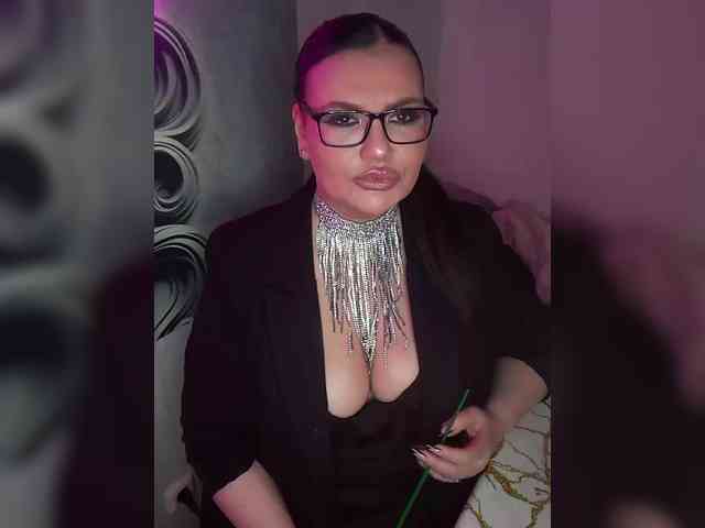 Brunetochkaaa webcam