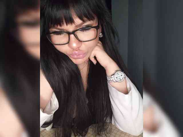 Brunetochkaaa webcam
