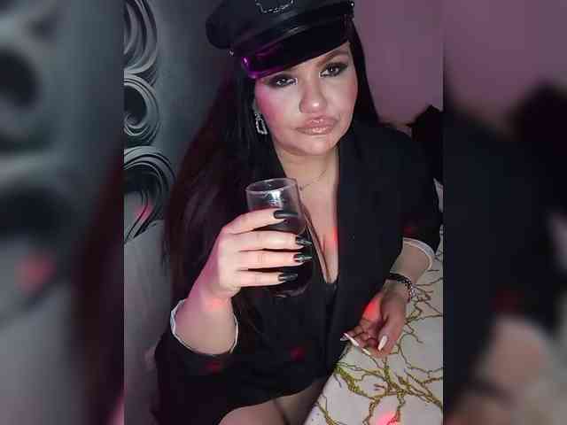 Brunetochkaaa webcam