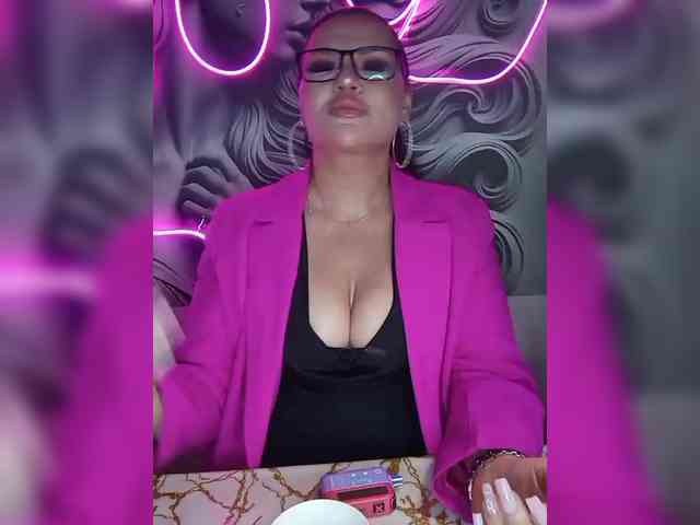 Brunetochkaaa webcam