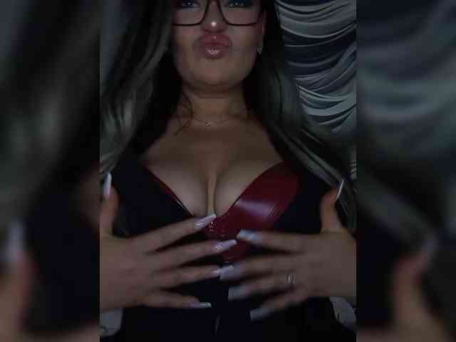 Brunetochkaaa webcam