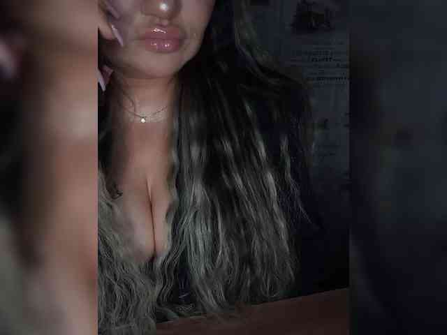 Brunetochkaaa webcam