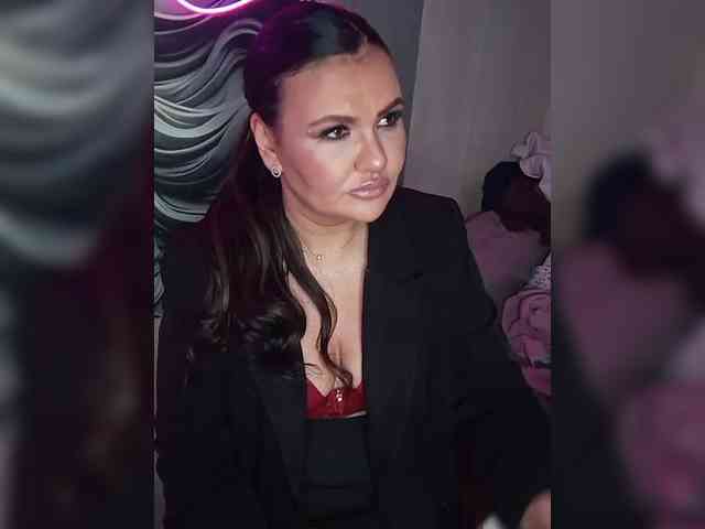 Brunetochkaaa webcam