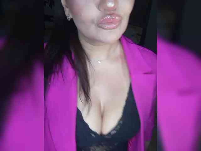 Brunetochkaaa webcam