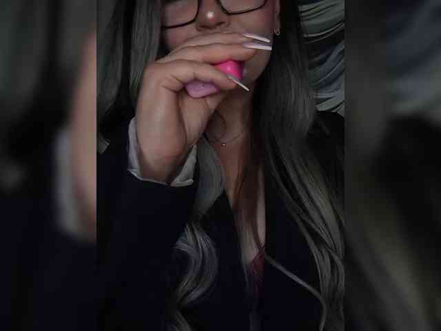 Brunetochkaaa webcam