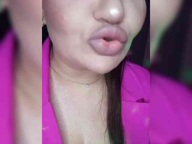 Brunetochkaaa webcam