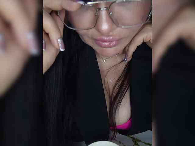 Brunetochkaaa webcam