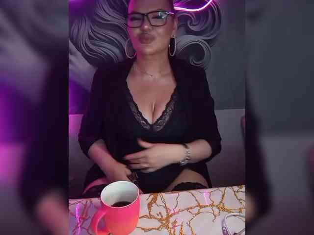 Brunetochkaaa webcam