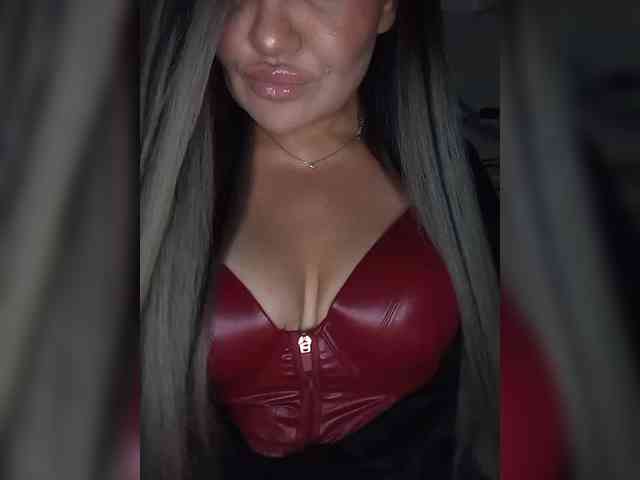 Brunetochkaaa Live Webcam on BongaCams