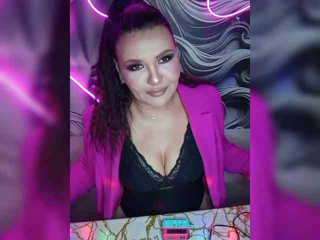 Brunetochkaaa webcam