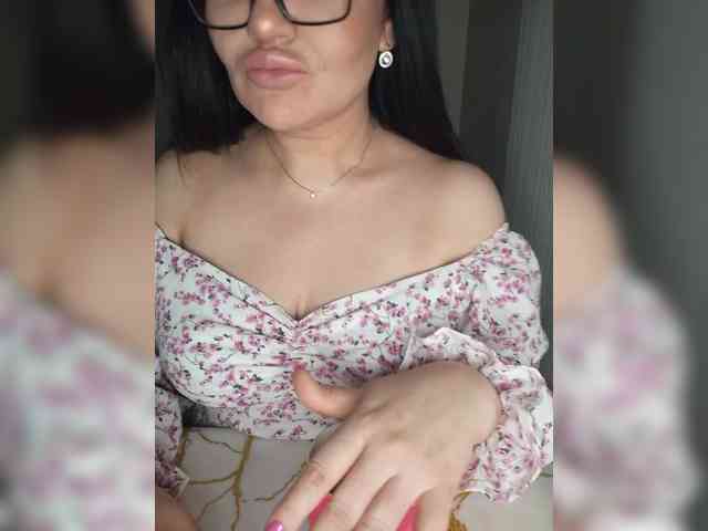 Brunetochkaaa webcam