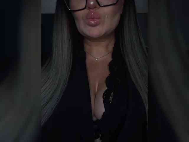 Brunetochkaaa webcam