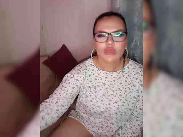 Brunetochkaaa webcam