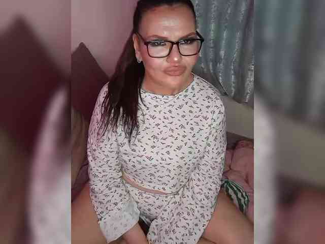 Brunetochkaaa webcam