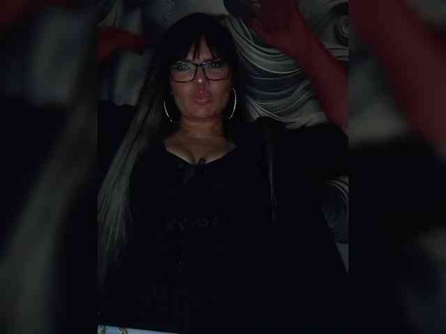 Brunetochkaaa webcam