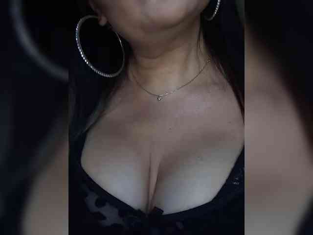 Brunetochkaaa webcam