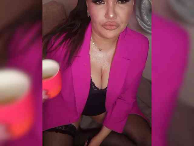 Brunetochkaaa webcam