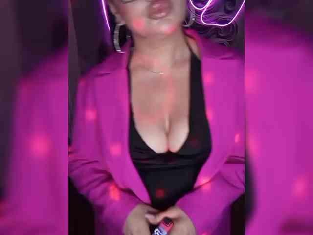 Brunetochkaaa webcam