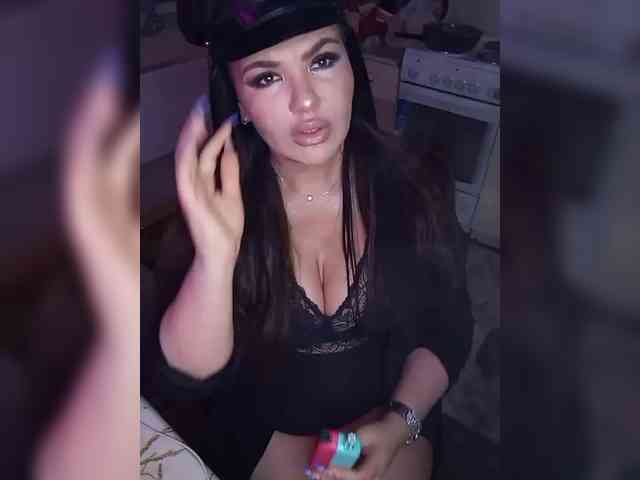 Brunetochkaaa webcam