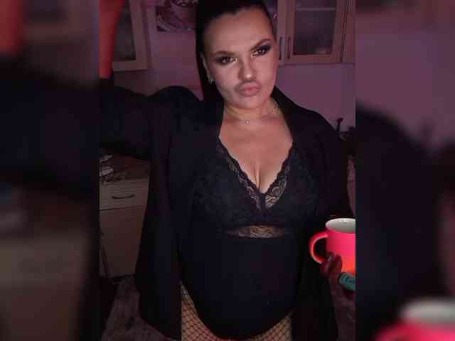 Brunetochkaaa webcam