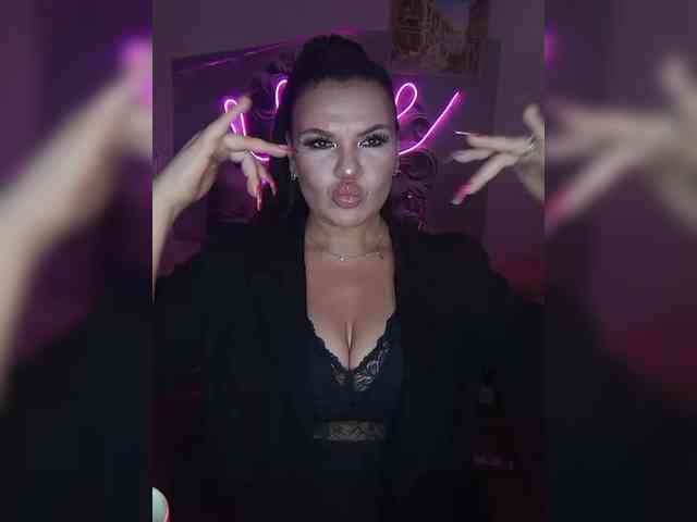 Brunetochkaaa webcam