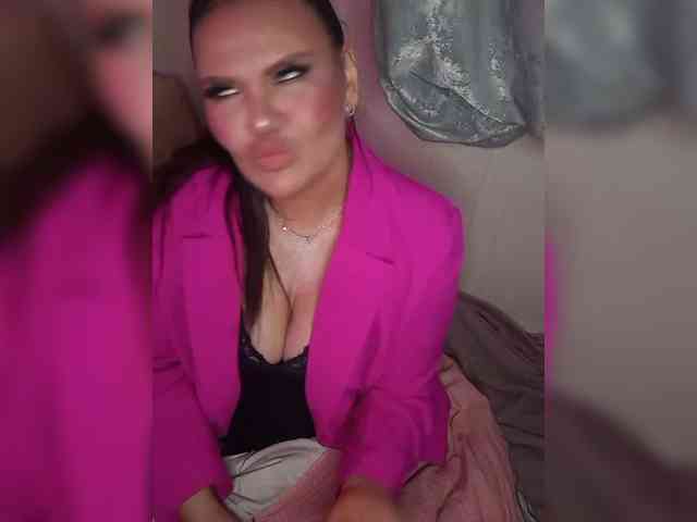 Brunetochkaaa webcam