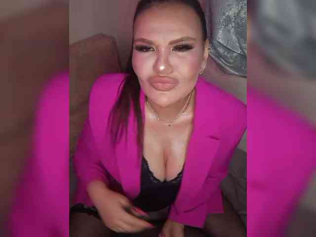 Brunetochkaaa webcam