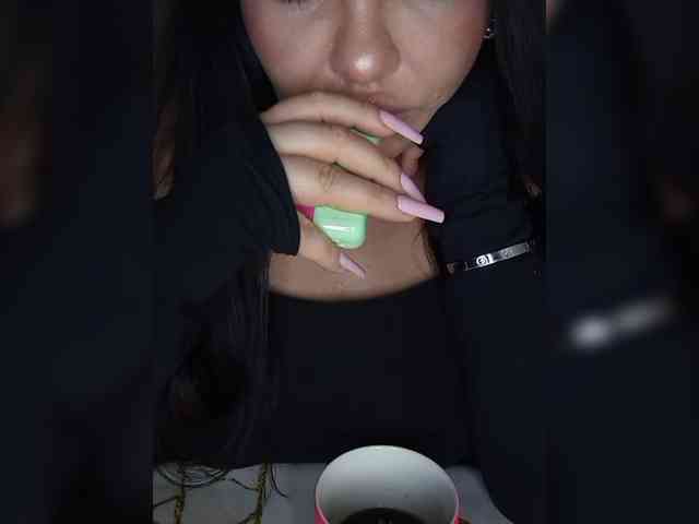 Brunetochkaaa webcam