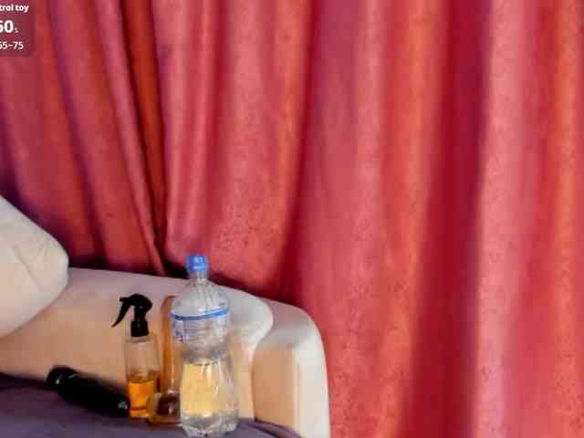 Mia-Bloom Live Webcam on BongaCams