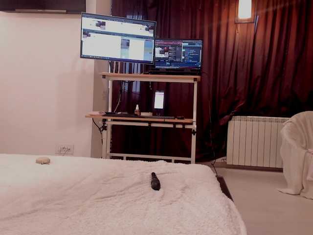 aryahunt's BongaCams show and profile