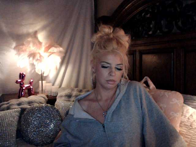 xtinastar from BongaCams