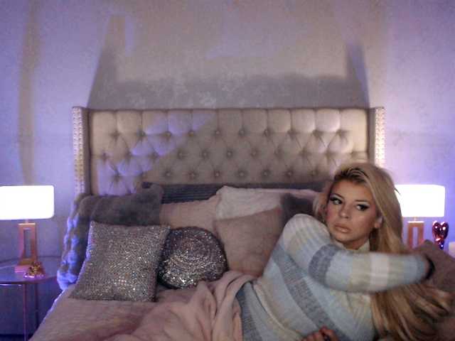 xtinastar's BongaCams show and profile