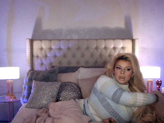 xtinastar's BongaCams show and profile