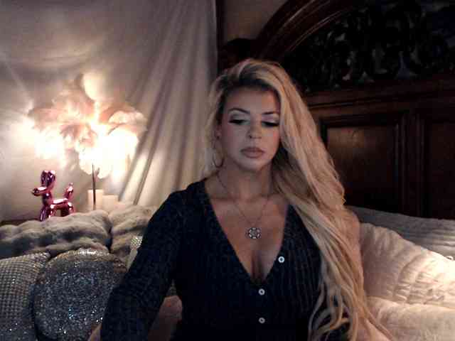 upskirt voyeur Xtinastar