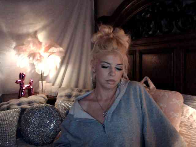 GwenTaylor webcam